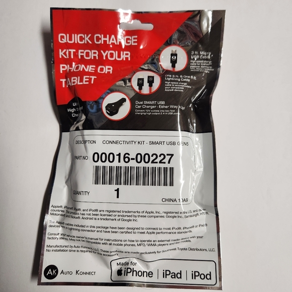 Toyota Quick Charge Kit for Apple iPhone, iPad & iPod Part # 00016-00427 NEW - Picture 3 of 4
